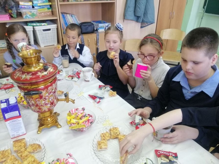 Внеклассное мероприятие "Мы за чаем не скучаем".