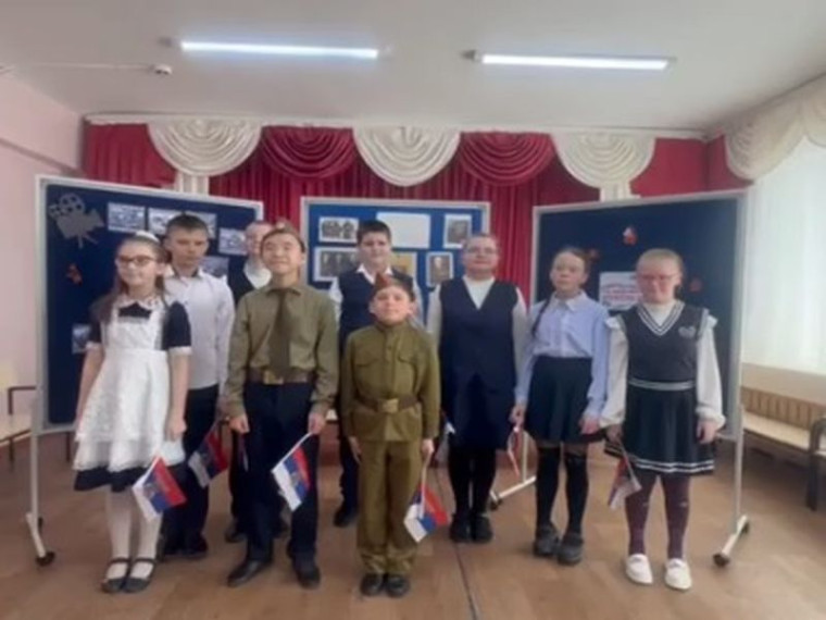 Команда «Добрые сердца» Задание «Запись песни на тему военных лет».